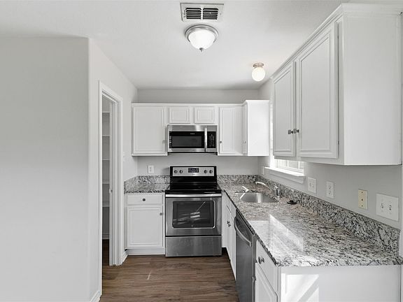 2nd image of 1901 Wright St