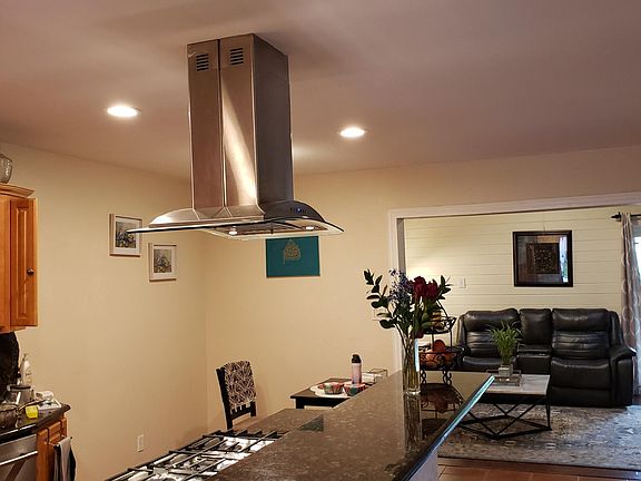 Kitchen pic 1