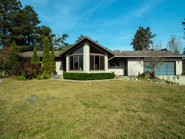 14 Paradise Dr, Gaylord, MI 49735