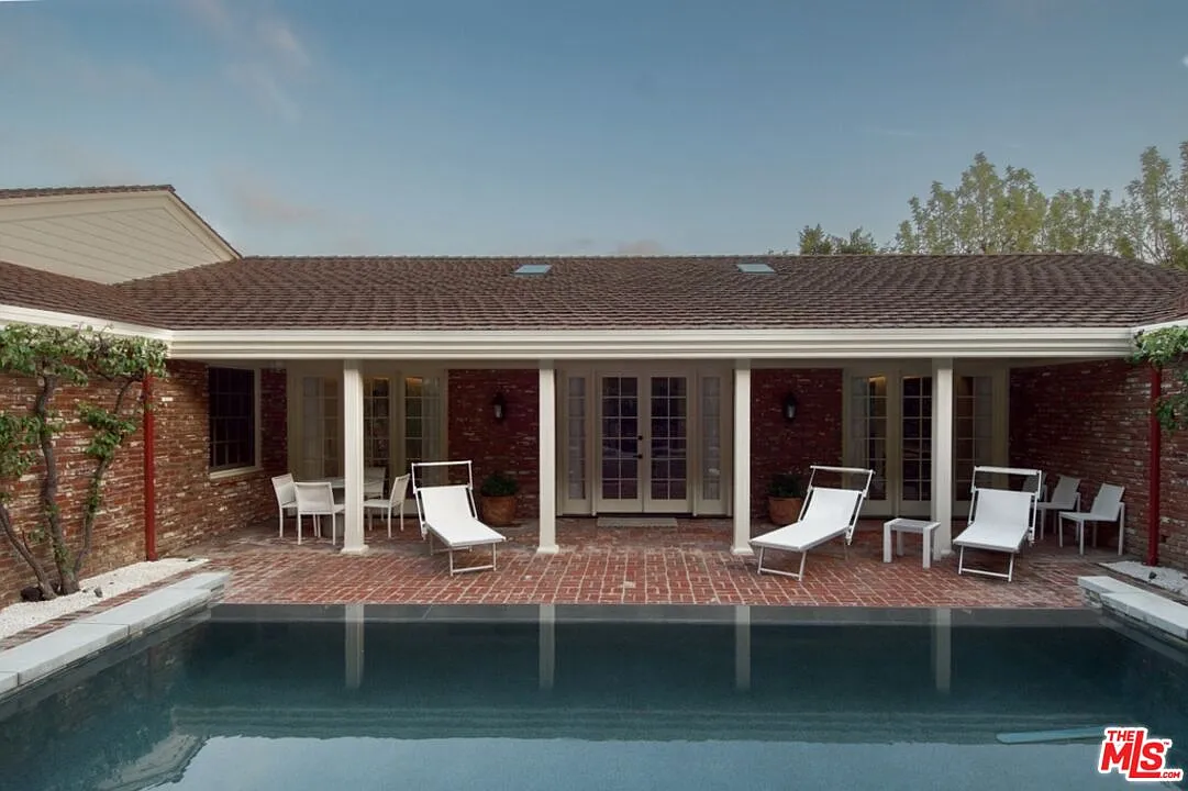 5 bed, 6.5 bath, 5000 sqft, $26,950 — Photo 2