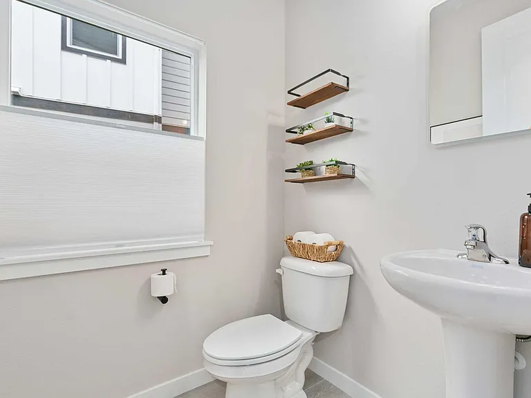 18214 NE 47th Ave — Photo 27