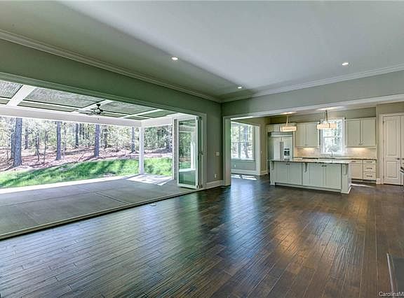 4th image of 3097 Sherman Dr