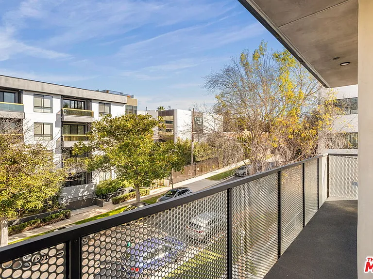 2361 Fox Hills Dr #201 — Photo 23