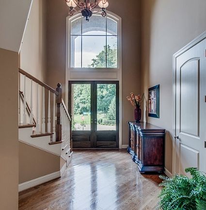 3rd image of 800 Wonderland Ct