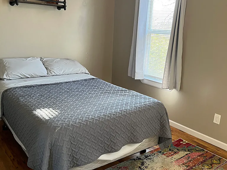3414 Caroline St — Photo 6