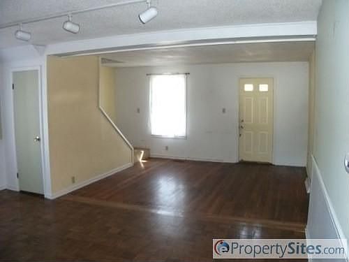 3rd image of 118 W Williams St