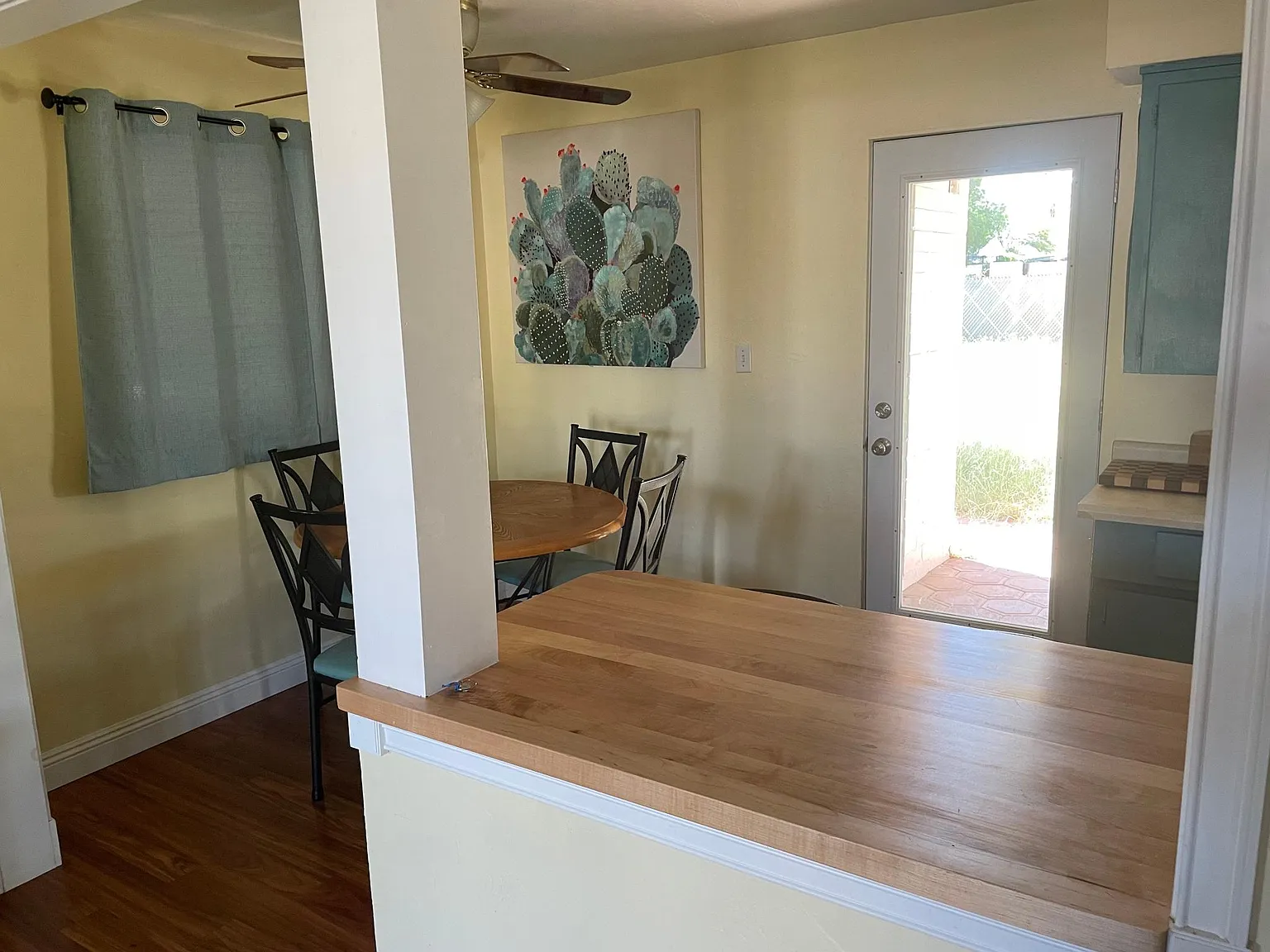 3 bed, 874 sqft, $1,600 — Photo 4