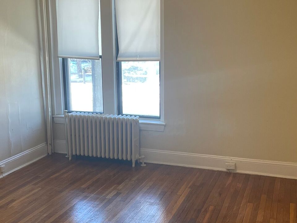 1st image of 223 Essex St APT 6