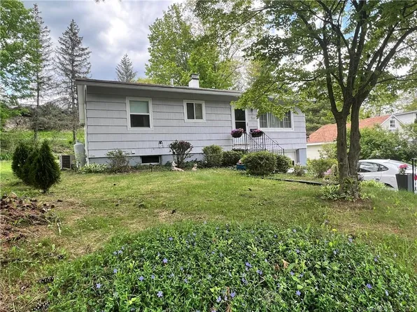 10 Hurlbut Street, Winchester, CT 06098