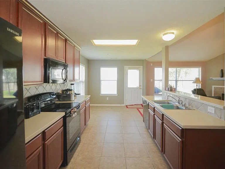 3008 Middletrace Ln — Photo 6
