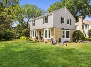 2200 Birchwood Ave, Wilmette, IL 60091