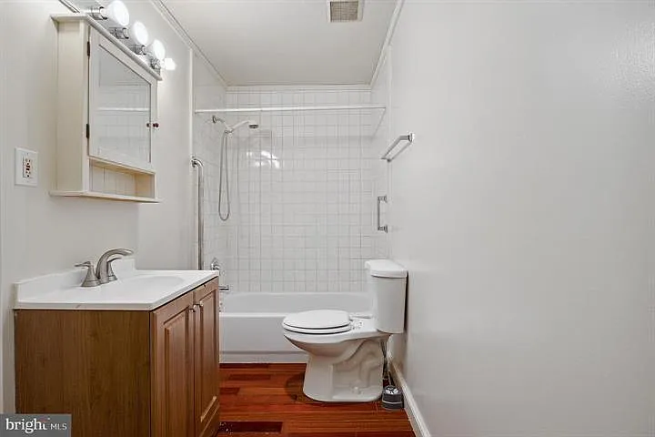636 S Monroe St — Photo 22