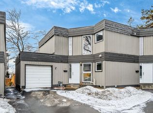 42 Compata Way, Ottawa, ON K1B4W9