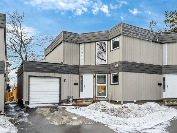 42 Compata Way, Ottawa, ON K1B 4W9