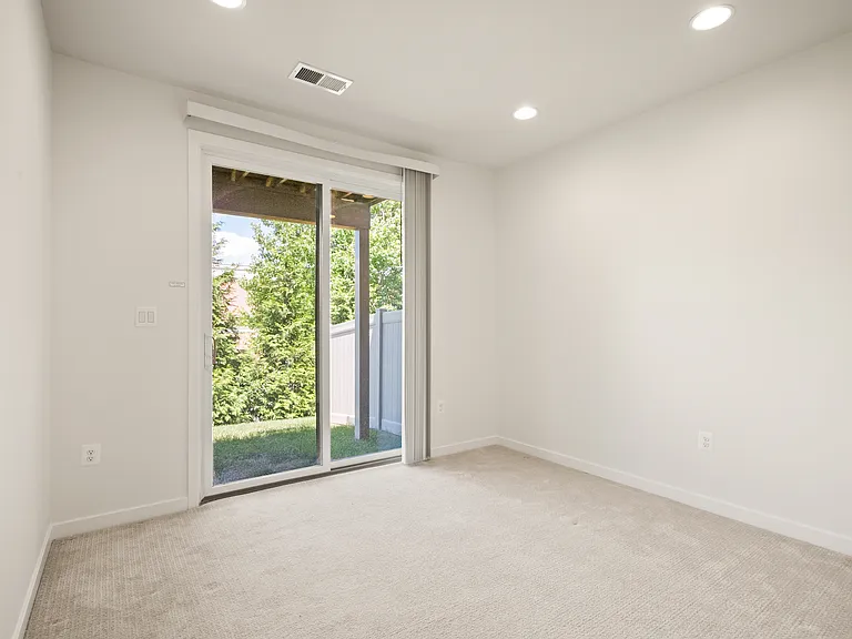 42348 Zenith Ter — Photo 49