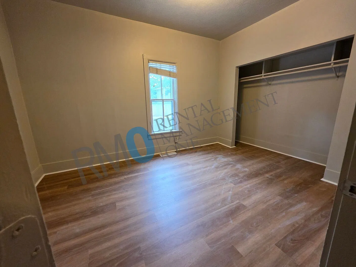 Charming 2 bedroom unit - Conveniently located. — Photo 3