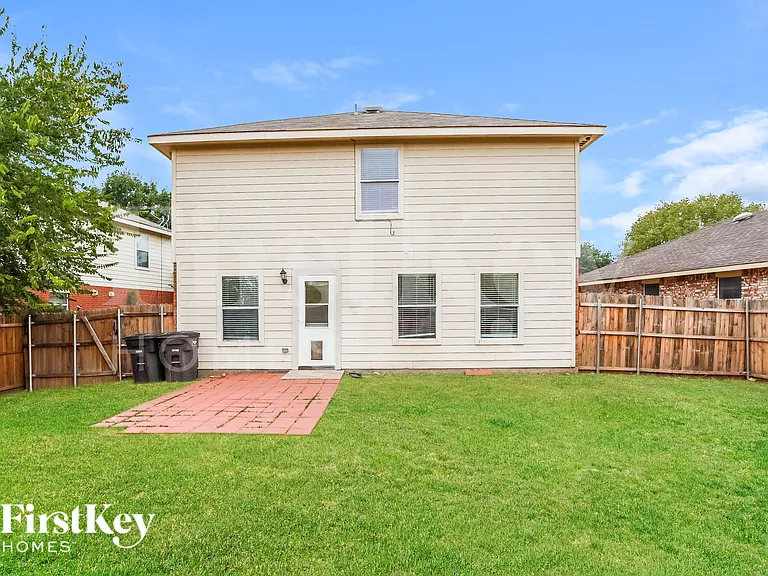 4545 Waterford Dr — Photo 16