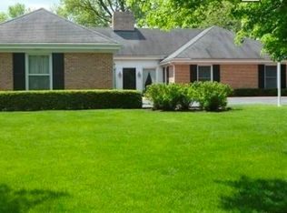 1225 W Deerpath Rd, Lake Forest, IL 60045