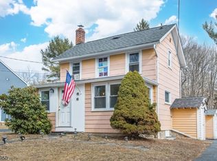 6 North Rd, Flanders, NJ 07836