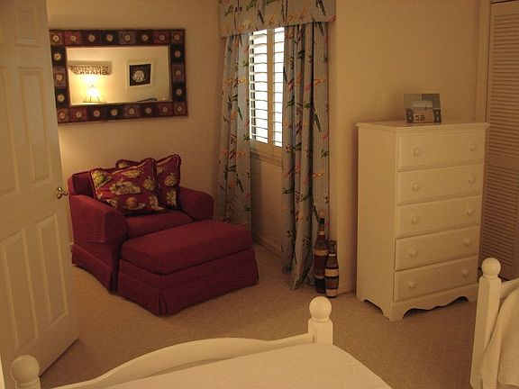 Another view of twin bedroom