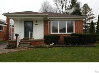 17880 Elizabeth St, Roseville, MI 48066
