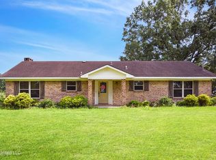 7520 Ogborn Dr, Moss Point, MS 39562