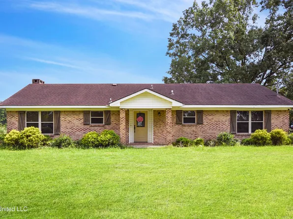 7520 Ogborn Dr, Moss Point, MS 39562