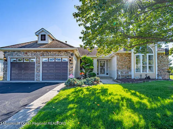 97 Portsmouth Drive, Toms River, NJ 08757