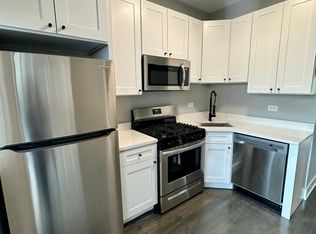 452 N May St APT 2R, Chicago, IL 60642