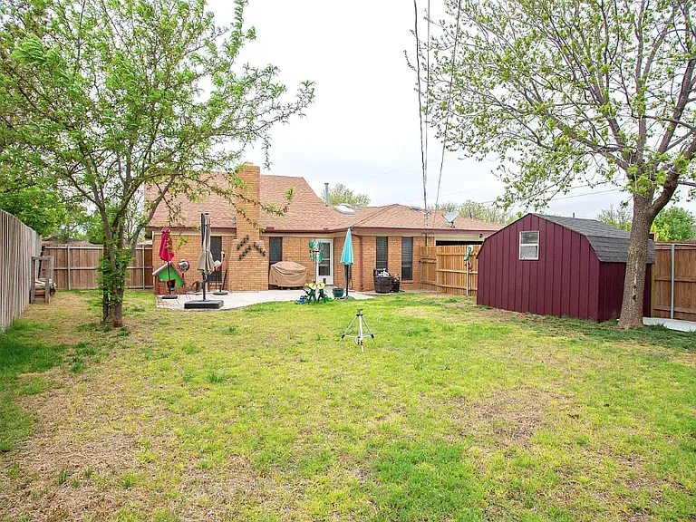 3301 Winton Dr — Photo 19