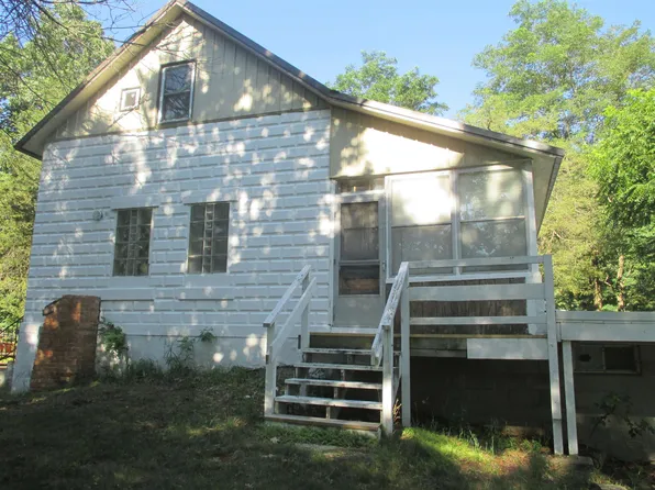 181 W Water St, Montello, WI 53949