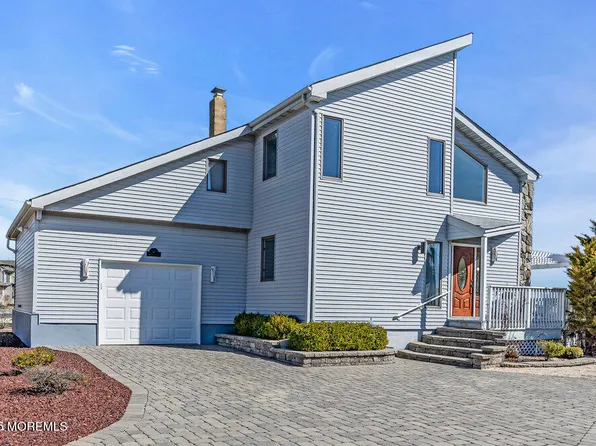 11 Bay Point Drive, Toms River, NJ 08753