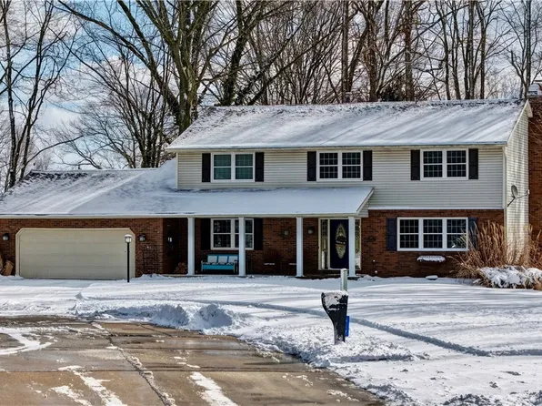 529 Buckeye Cir, Munroe Falls, OH 44262