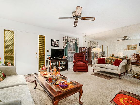 2nd image of 487 Clairbrook Ave #Jg-1