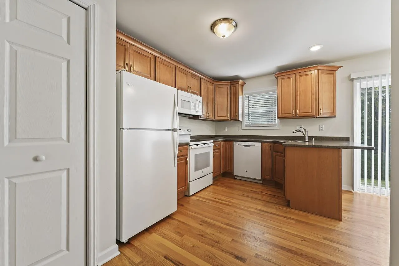 48 Plank Road — Photo 4