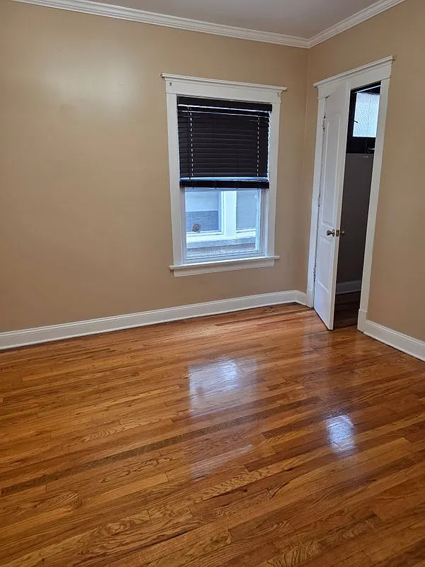 3 bed, 1.0 bath, 1500 sqft, $1,700 — Photo 4