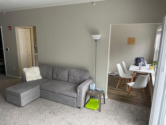 3rd image of 1135 Cresthaven Ln #205
