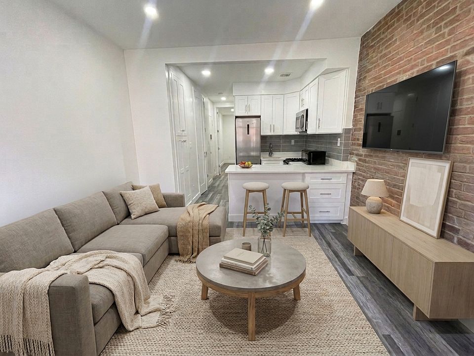 1st image of 410 W 51st St APT 504