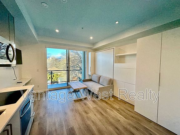 4th image of 1274 Devonshire Ave #304