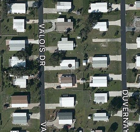 3rd image of 27381 Valois Dr