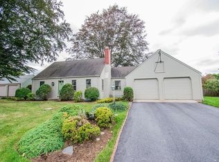 25 Nakomis Dr, Warwick, RI 02888