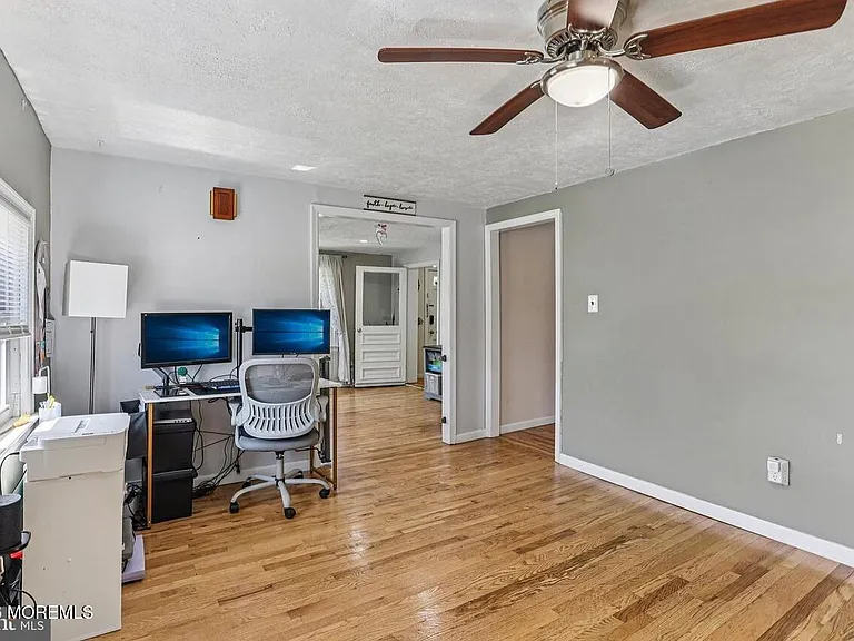 36 Browning Ave — Photo 16