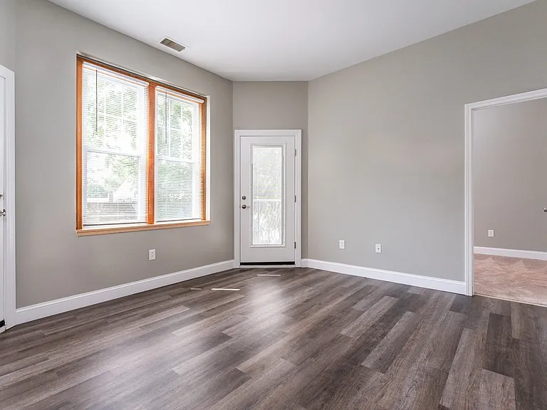 Townhouse Apartments — Photo 11