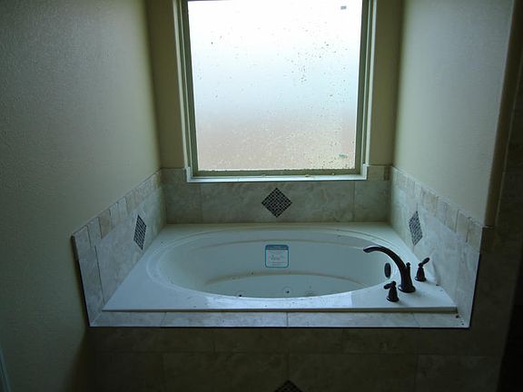 5th image of 16106 Jessamine St