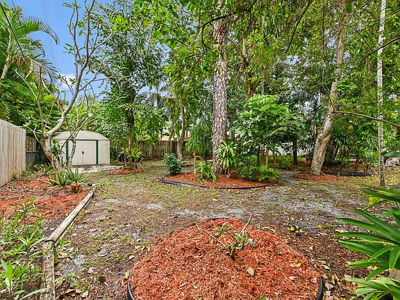 3rd image of 1727 NE 37th Street