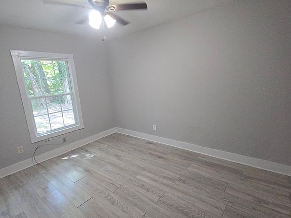 3rd image of 312 Carr Ave