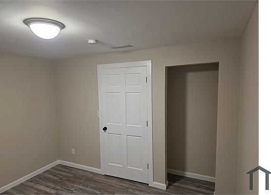 2nd image of 905 Fuller Ave