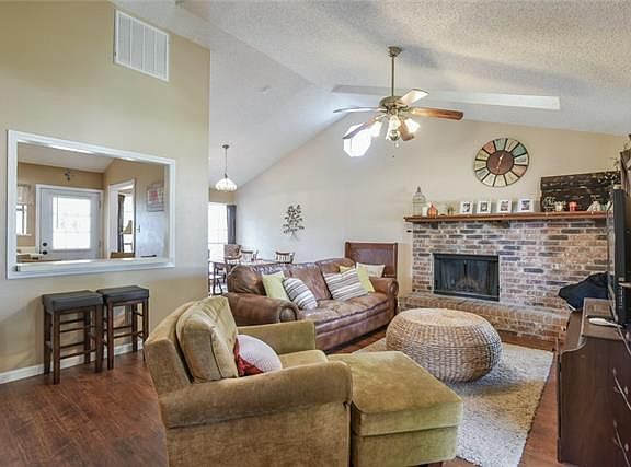 3rd image of 2625 Remmington Dr