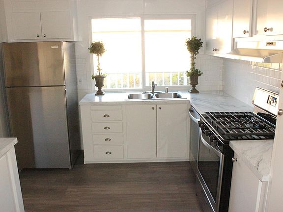 4th image of 226 Mountain Springs Dr #226