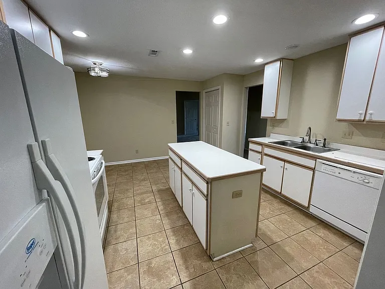 6538 Spring Brook Rd — Photo 12